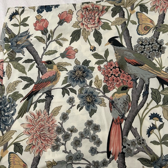 Pottery Barn Bloom Sateen Duvet Cover and 3 Euro shams. - Picture 10 of 10